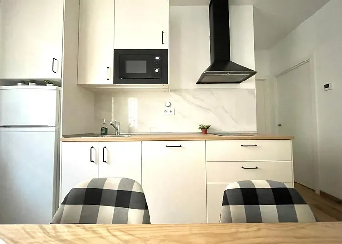 Lägenhet Trauko Flat Parking 15 Euros X Day Ebi01313 *